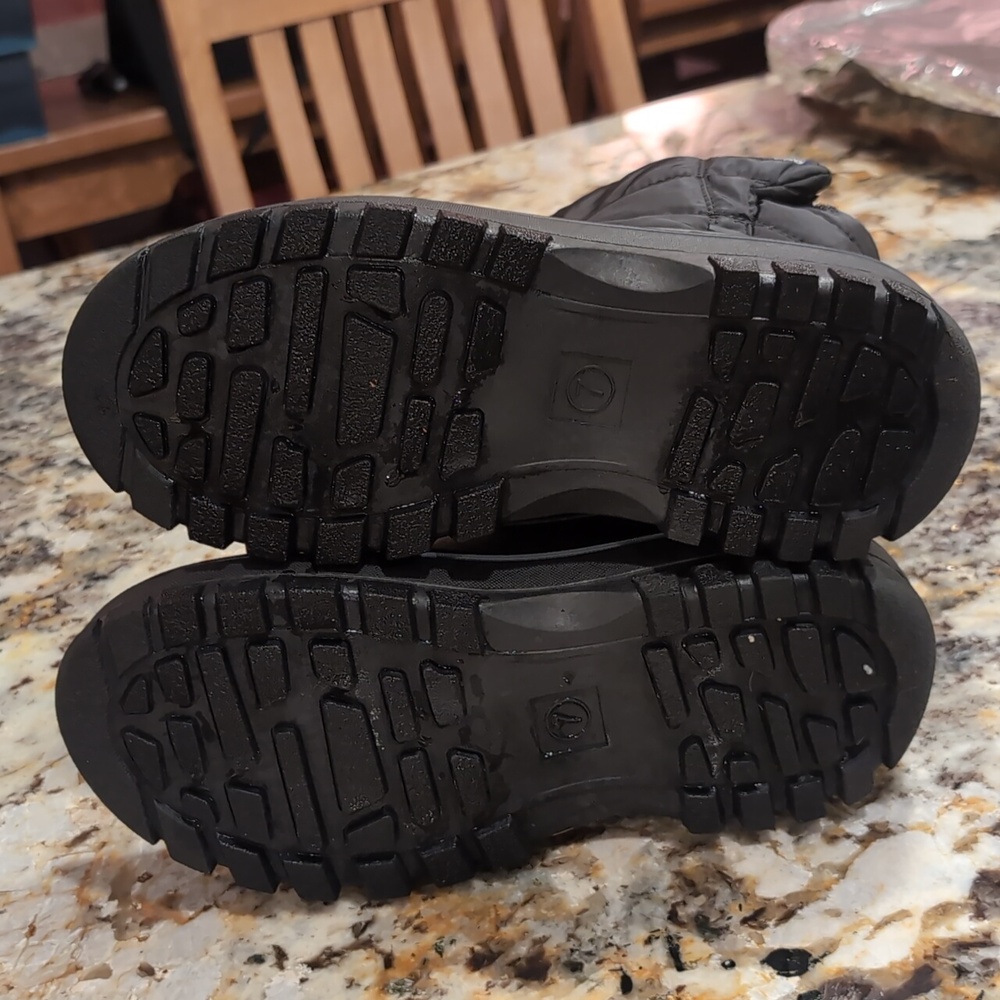 Lands End Water Resistant Insulated Boots - Picture 4 of 4